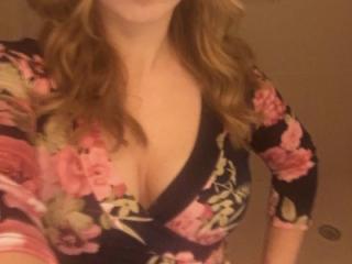 Cleavage and titties 4 of 11