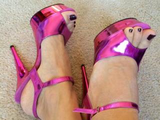 Pink heels and panties 3 of 6