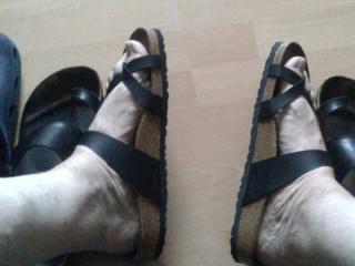 Wearing mayari thong toe loop sandals Vid 1