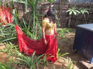 Enjoy indian babe in saree looks 3 of 4