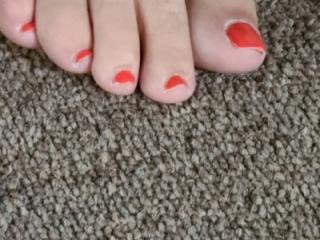 Orange toes