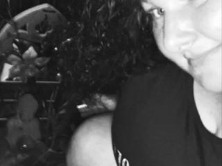 Curvy wife is a true goddess 14 of 19