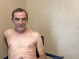 Mature male naked! 15 of 20