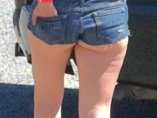 Tiny jean shorts in public 3 of 14