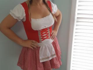 Halloween beer girl outfit 2 of 20