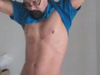 I'm a guy with a tiny cock. 13 of 16