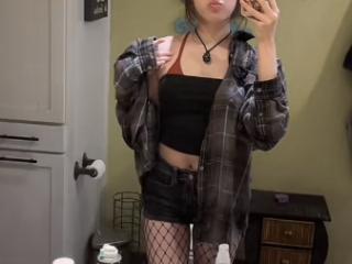 my 19 yr old gf exposed 8 of 18