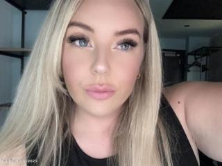 Hot friend 1 of 10