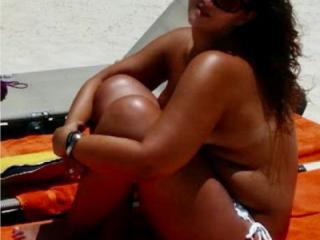 Ellen1985 sexy beach 3 of 5