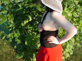 Outdoor posing 4 of 6