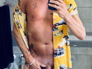 Hawaiian shirt 8 of 17