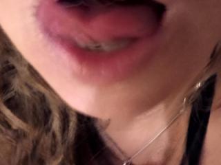 who wants to lick sexy momma 3 of 5