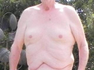 Tom (1) Living in the Nude 13 of 19