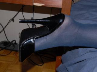 Navy blue pantyhose & black stilettos 20 of 20