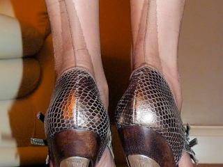 Tan seams and strappy heels ............. 6 of 6