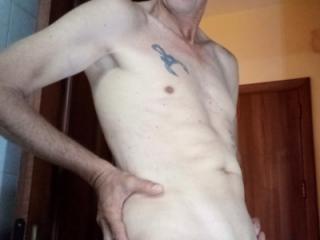 mature man naked pics!!! 1 of 9