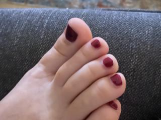 Suckable toes 1 of 8
