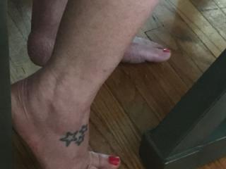 Mom's Feet Voyeur (PLEASE COMMENT) 3 of 7