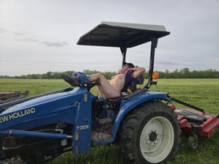 Country Girl Makes The Yard Work Fun 5 of 12