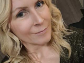 Hotwife melli