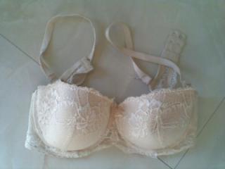 Bras. 3 of 20