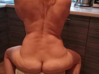MATURE NAKED HOME 5 of 9