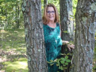 Hot Mrs P 2025 woods 6 17 of 20