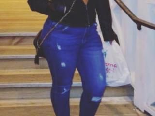 Lady in the streets and a freak under the sheets 2 of 8