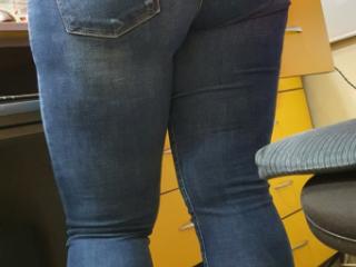 my fat huge juicy ass in tight jeans 18 of 20