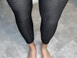 Feet and butt pics from the last few days 3 of 6