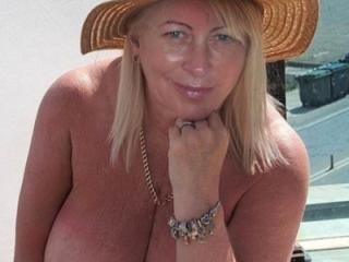 HOT MATURE