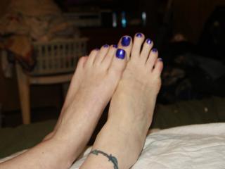 Hairy underarms and bare feet 20 of 20