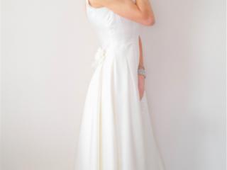 35 Alessia Travestita Wedding Dress 12 of 20