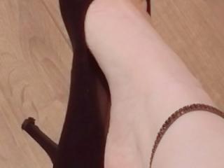 Black toes & heels 2 of 8