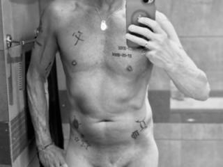 Mirror pics 15 of 16