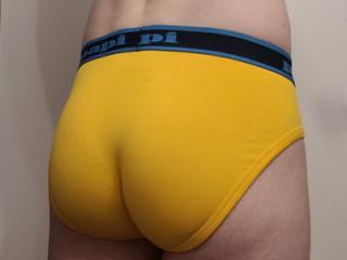 Do you like my new yellow pantie? 3 of 7