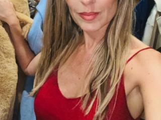 Do I look FUCKABLE in RED??? Heidi HotWife HeidiHotWife 2 of 16