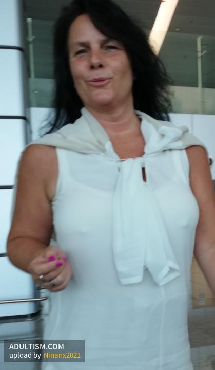 Image 2 of 10