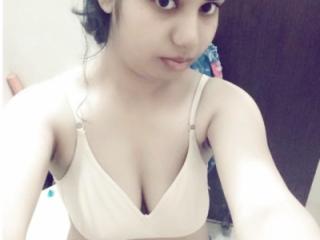 Desi mallu wife nude boobs exposed leaked 2 of 4