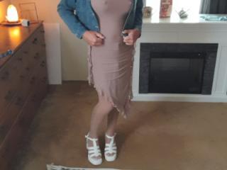 No bra.  Think they will notice? 2 of 19