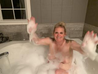 A little bubble bath to relax 7 of 10