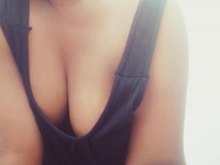 Cleavage photos and miscellaneous 17 of 19