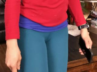 I love showing my cameltoe in leggings - 11 of 20 - Adultism