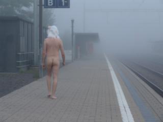 Nude at a railway station ZH Altstetten 5 of 9
