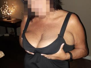 Horny wife needs your cock..