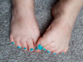 Feets 9 of 17