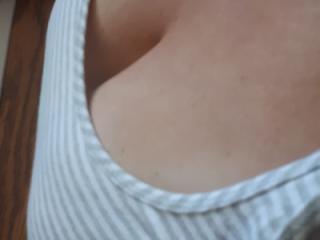 Wife shows cleavage