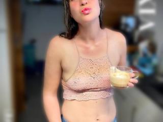 Hotwife at home 1 of 6