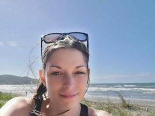 Love to get tributed please cum on my face mmmm