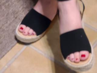 Red toes 2 of 4